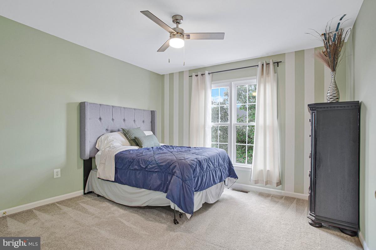 908 Enfield Way Property Photo 31