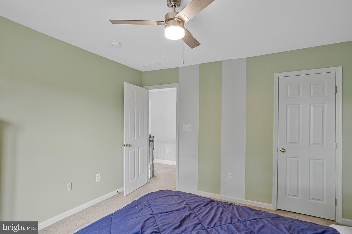 908 Enfield Way Property Photo 32