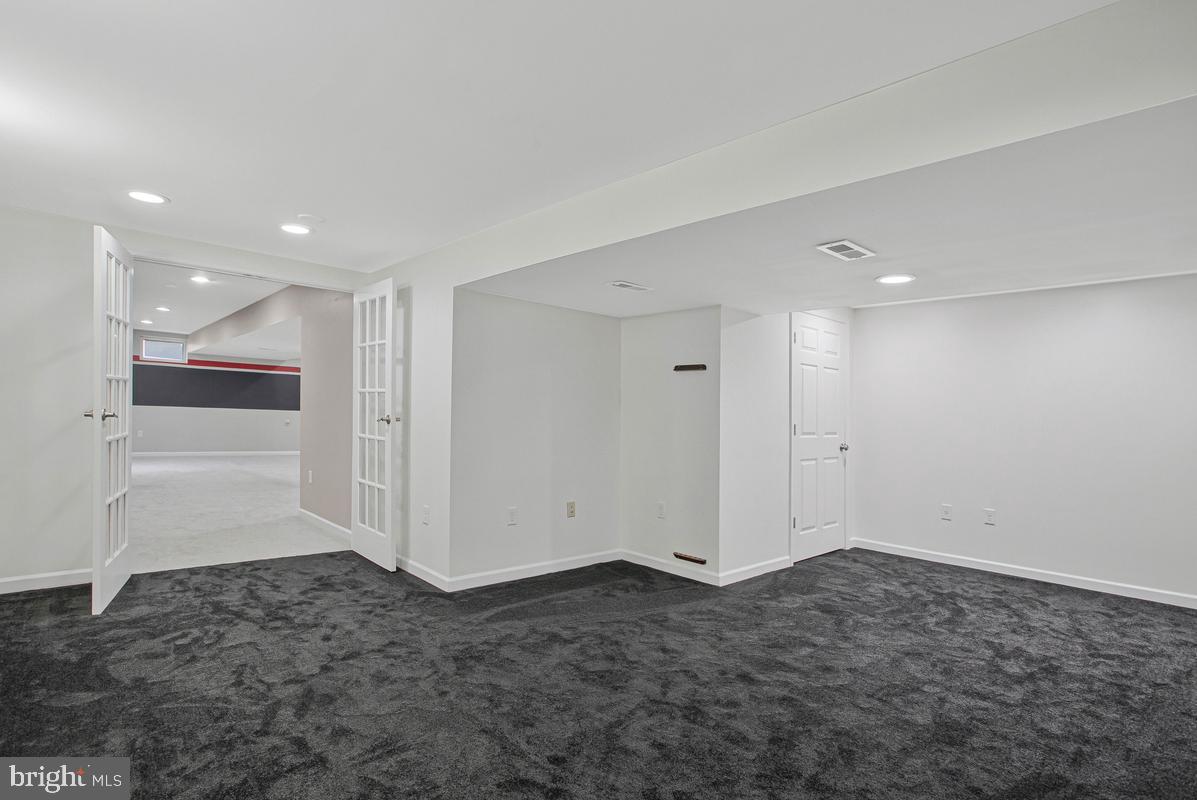 908 Enfield Way Property Photo 44