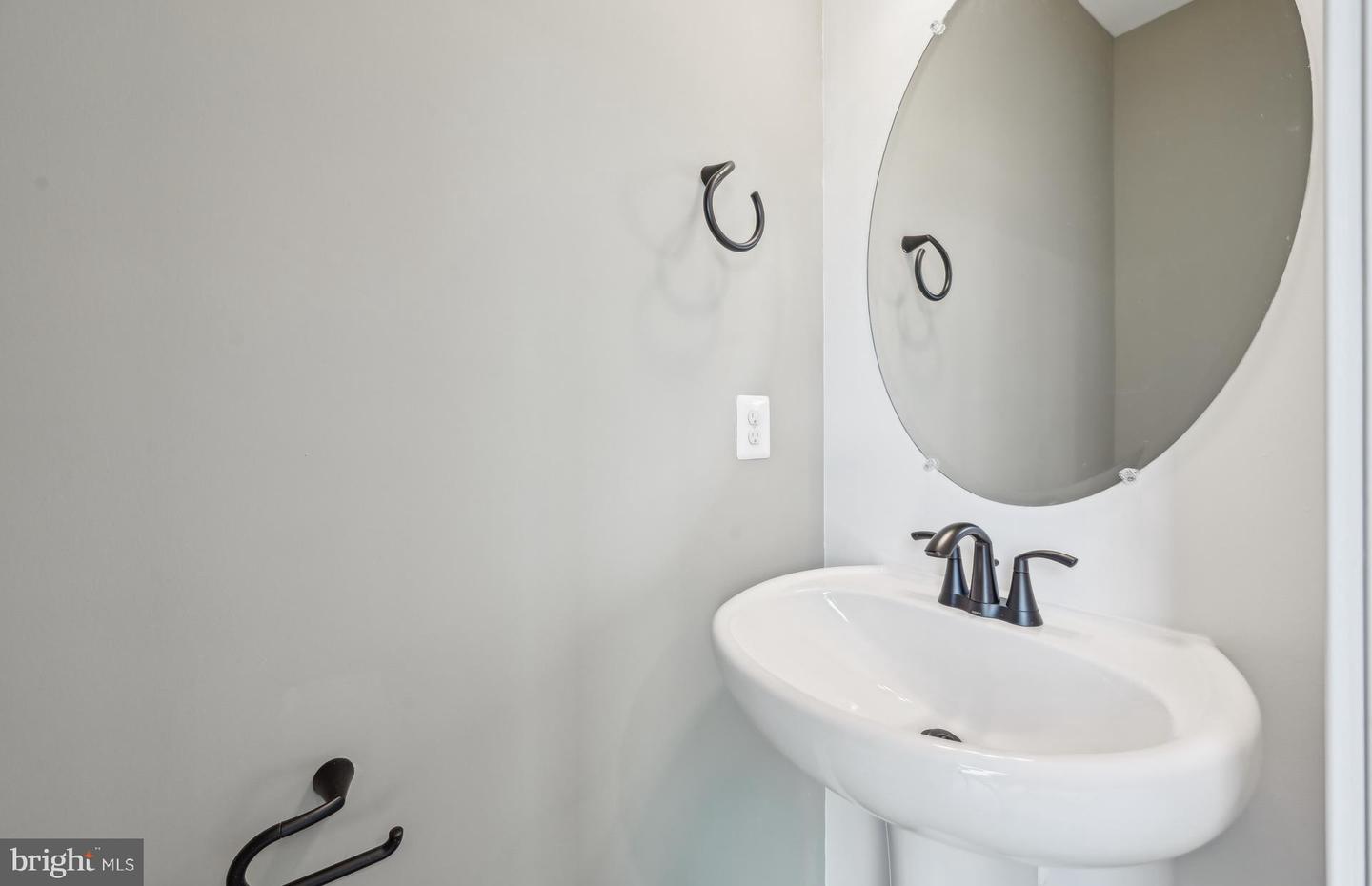 608 Beachgrass Ln Property Photo 14
