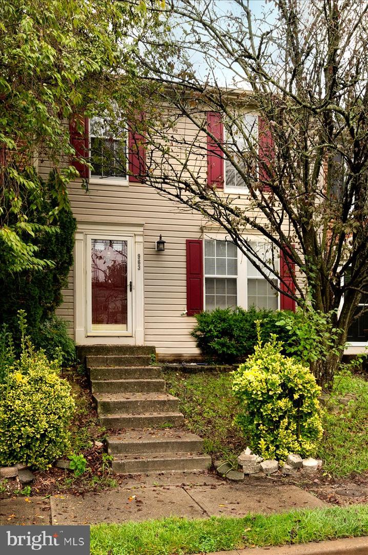 963 Chestnut Manor Ct Property Photo 1