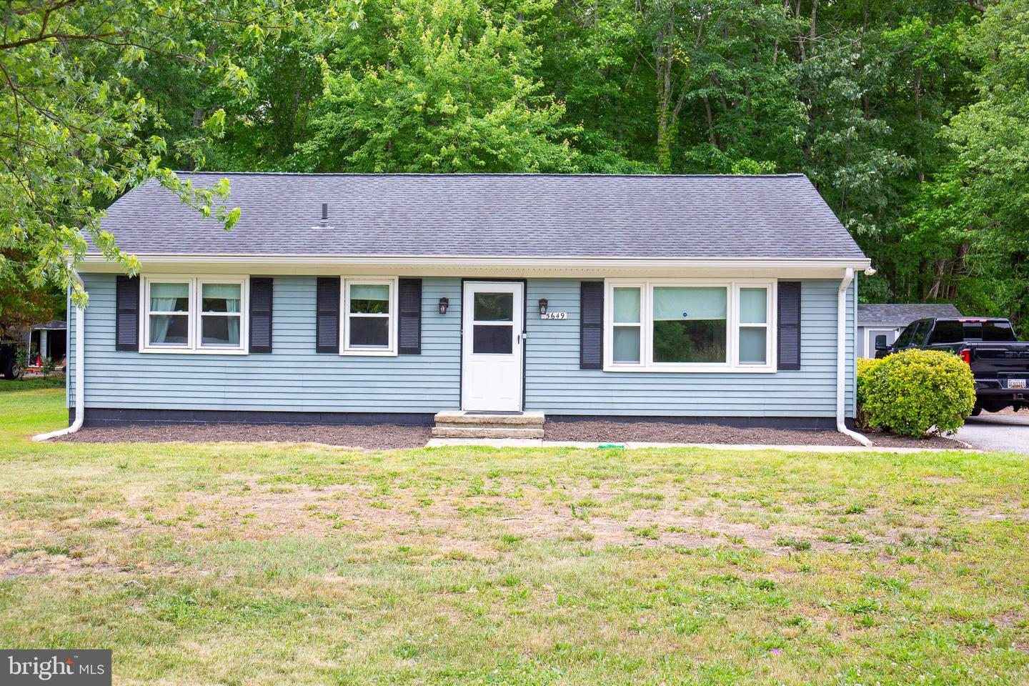 5649 Shady Side Rd Property Photo 1