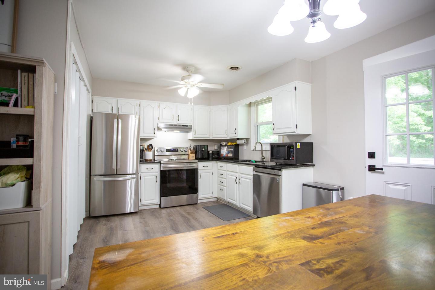 5649 Shady Side Rd Property Photo 8