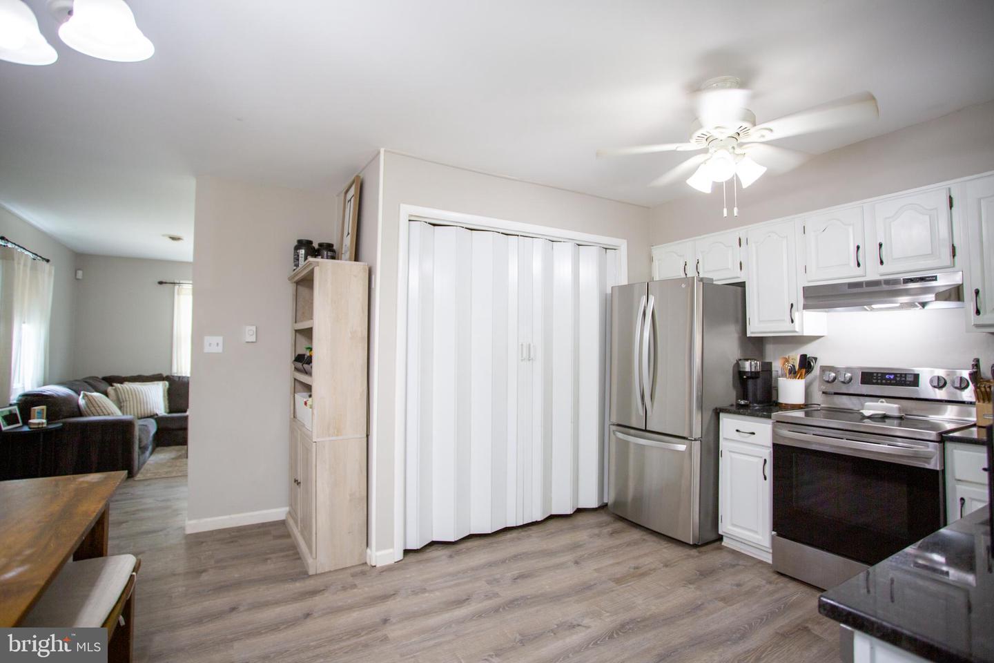 5649 Shady Side Rd Property Photo 12