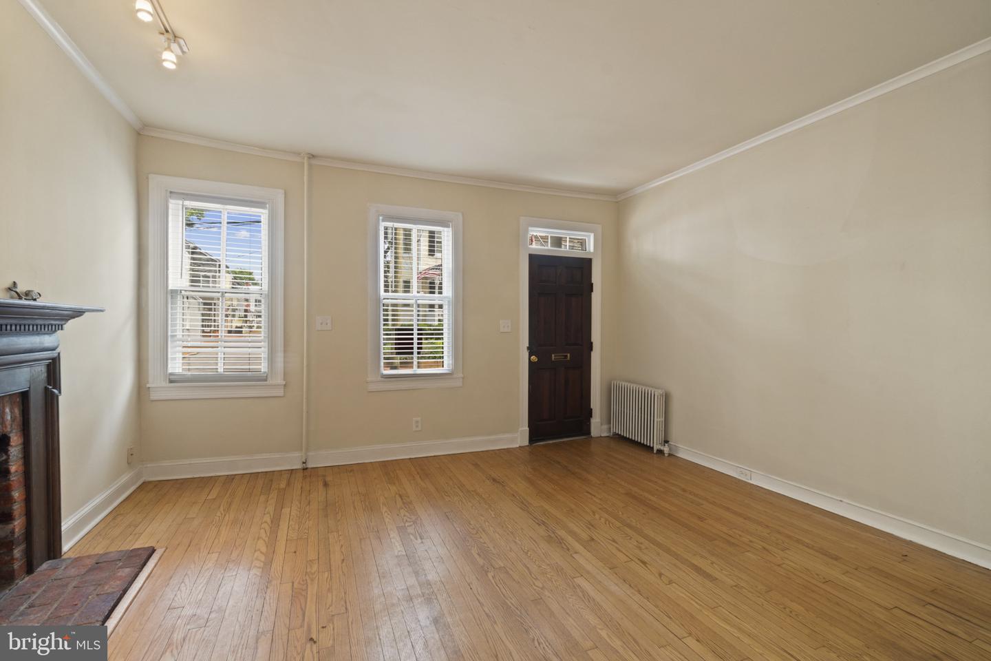 111 Conduit St Property Photo 2