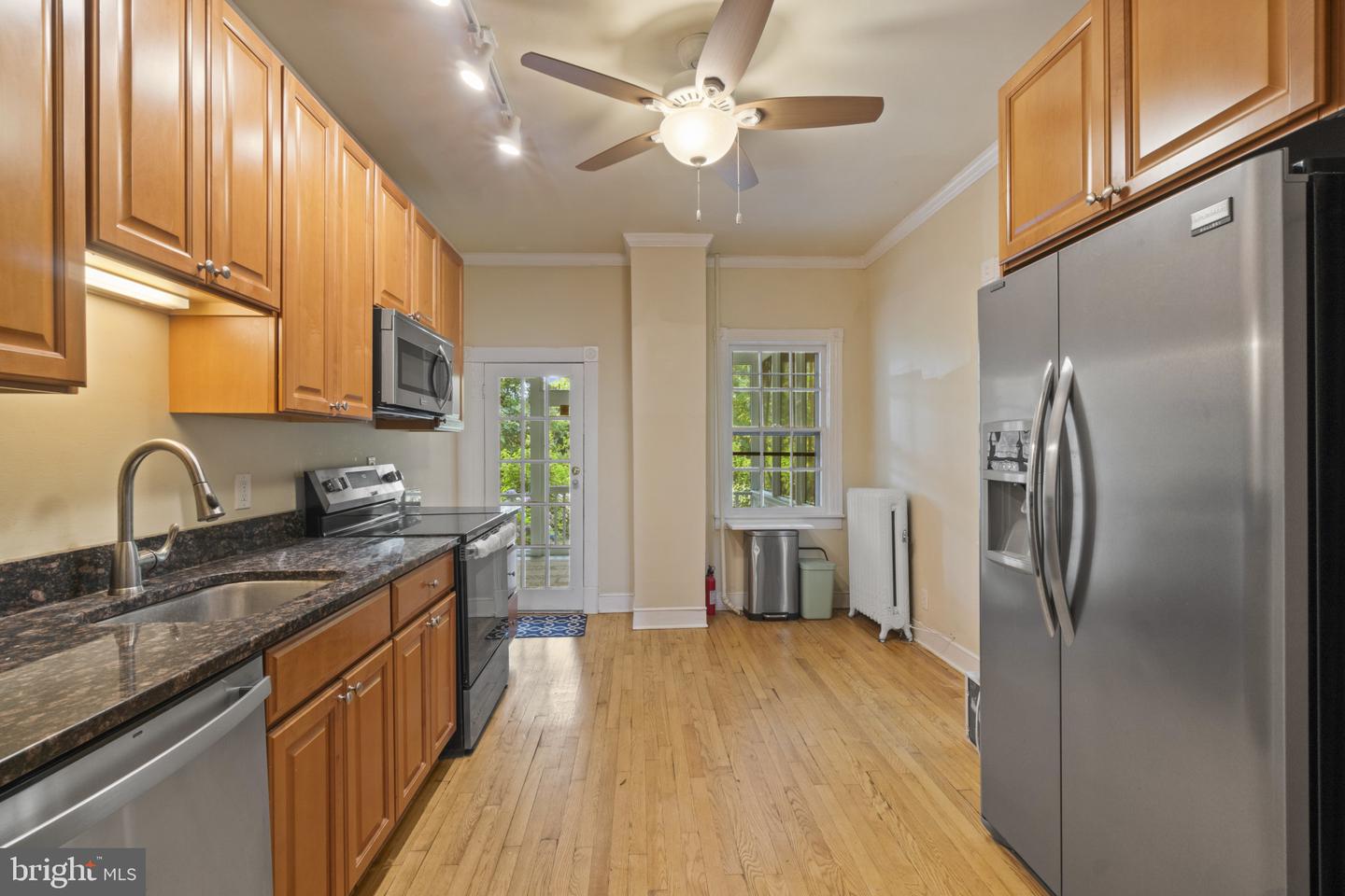 111 Conduit St Property Photo 6