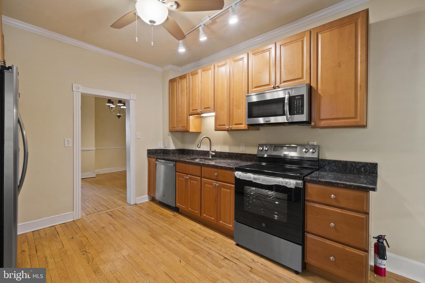 111 Conduit St Property Photo 7