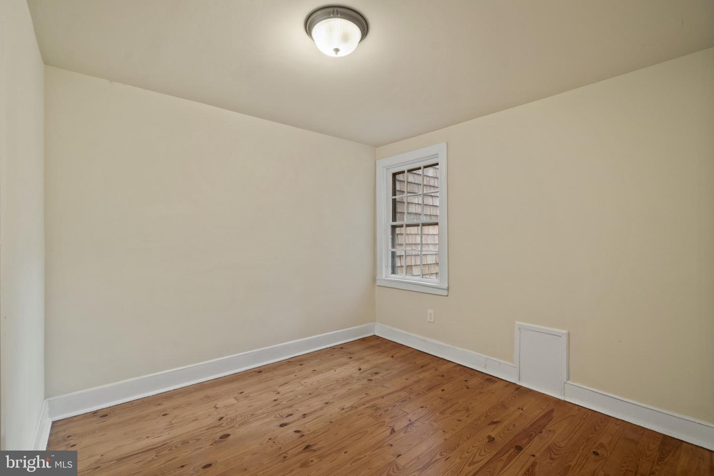 111 Conduit St Property Photo 12