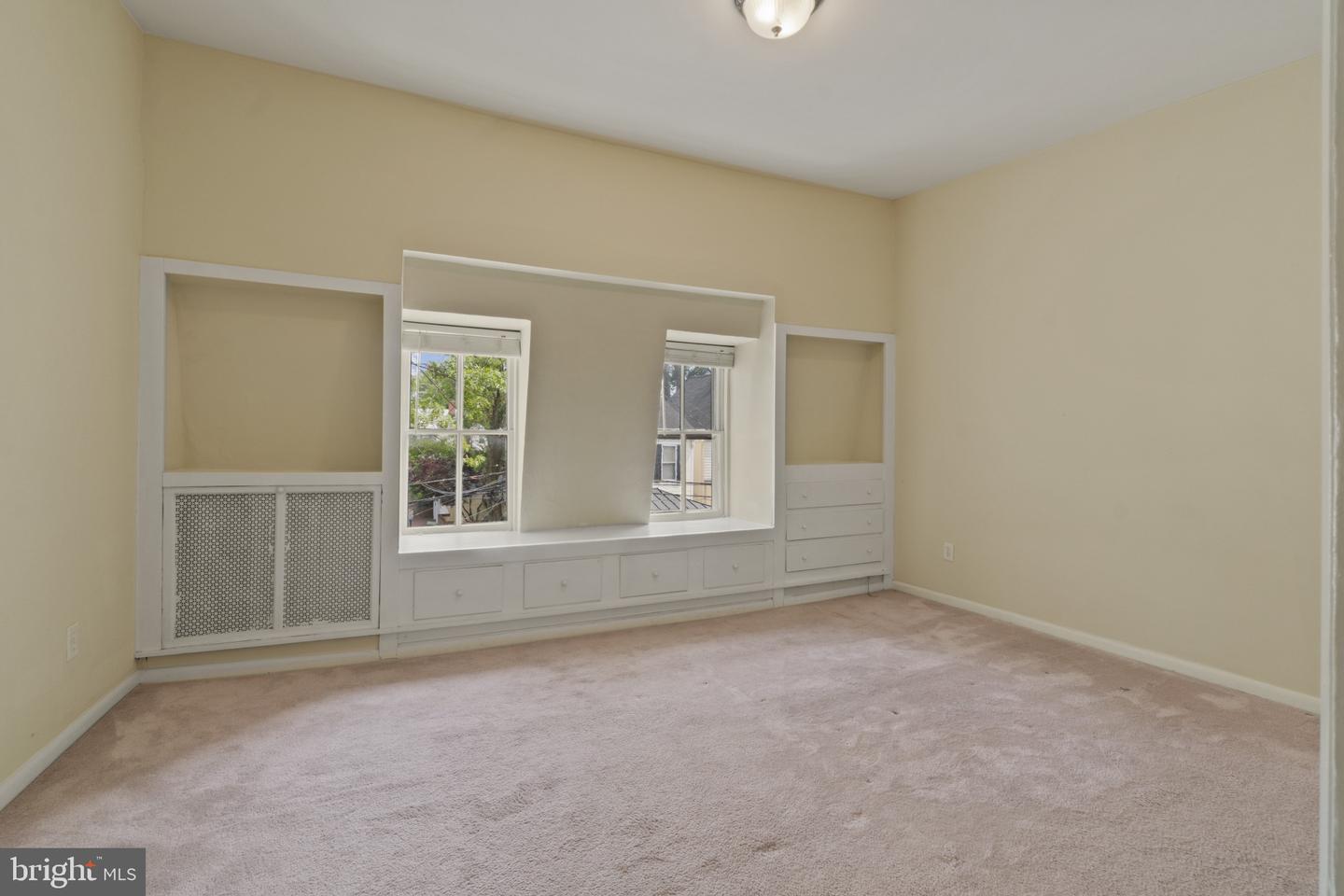 111 Conduit St Property Photo 16