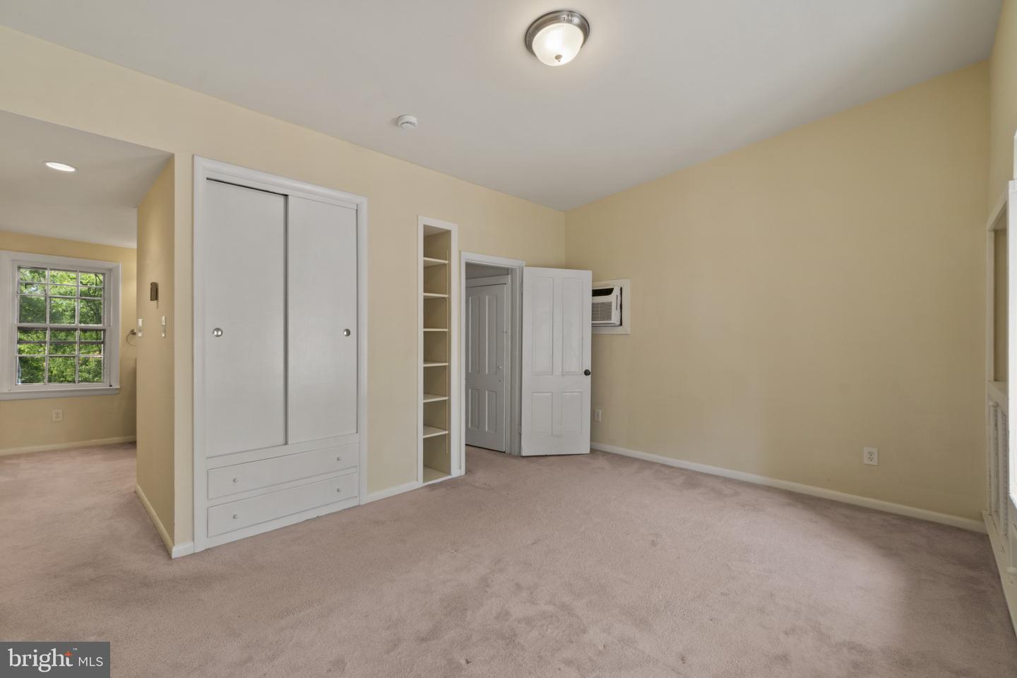111 Conduit St Property Photo 17