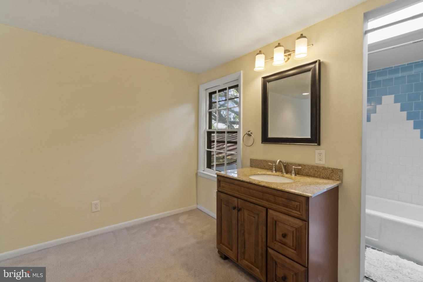 111 Conduit St Property Photo 19