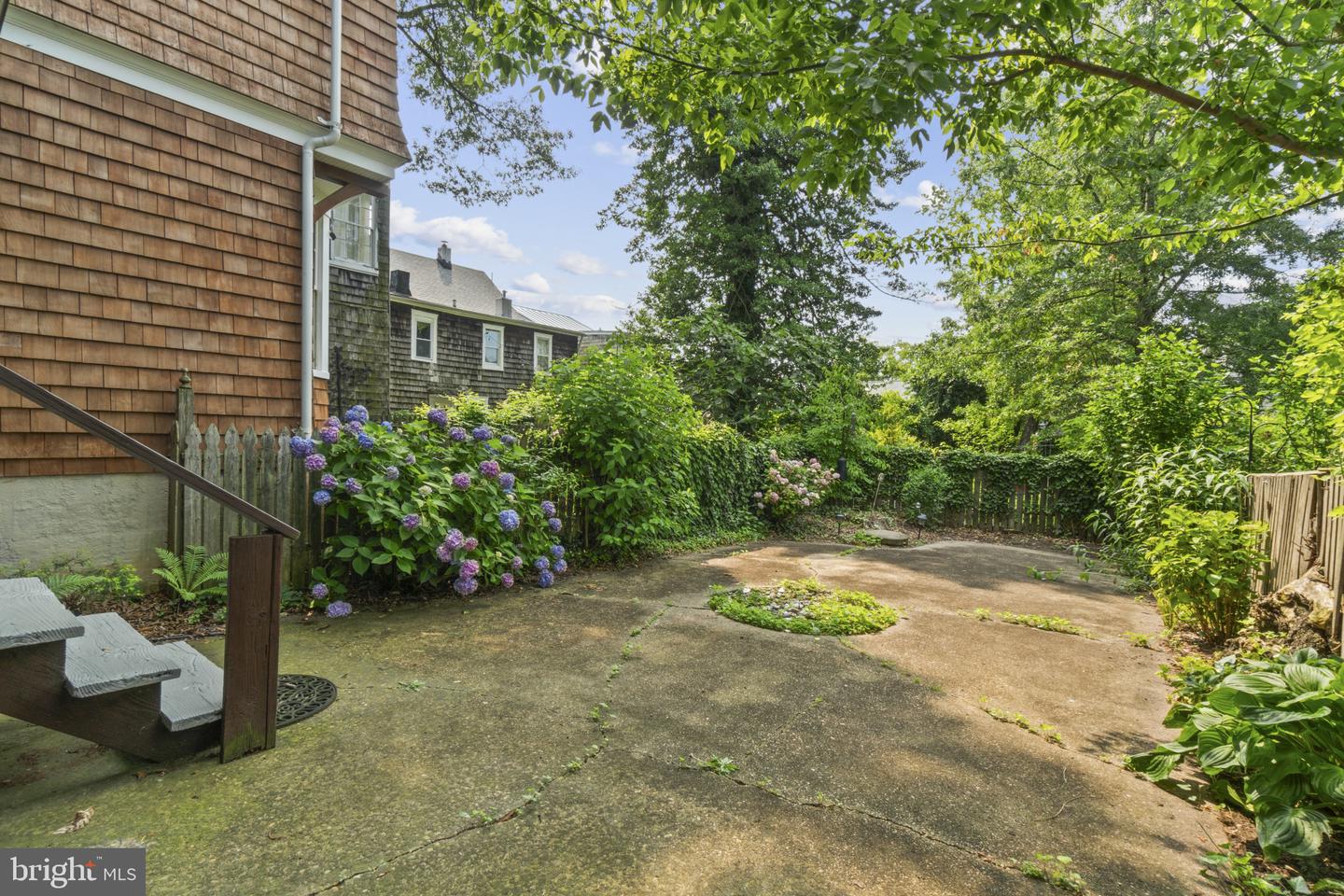 111 Conduit St Property Photo 23