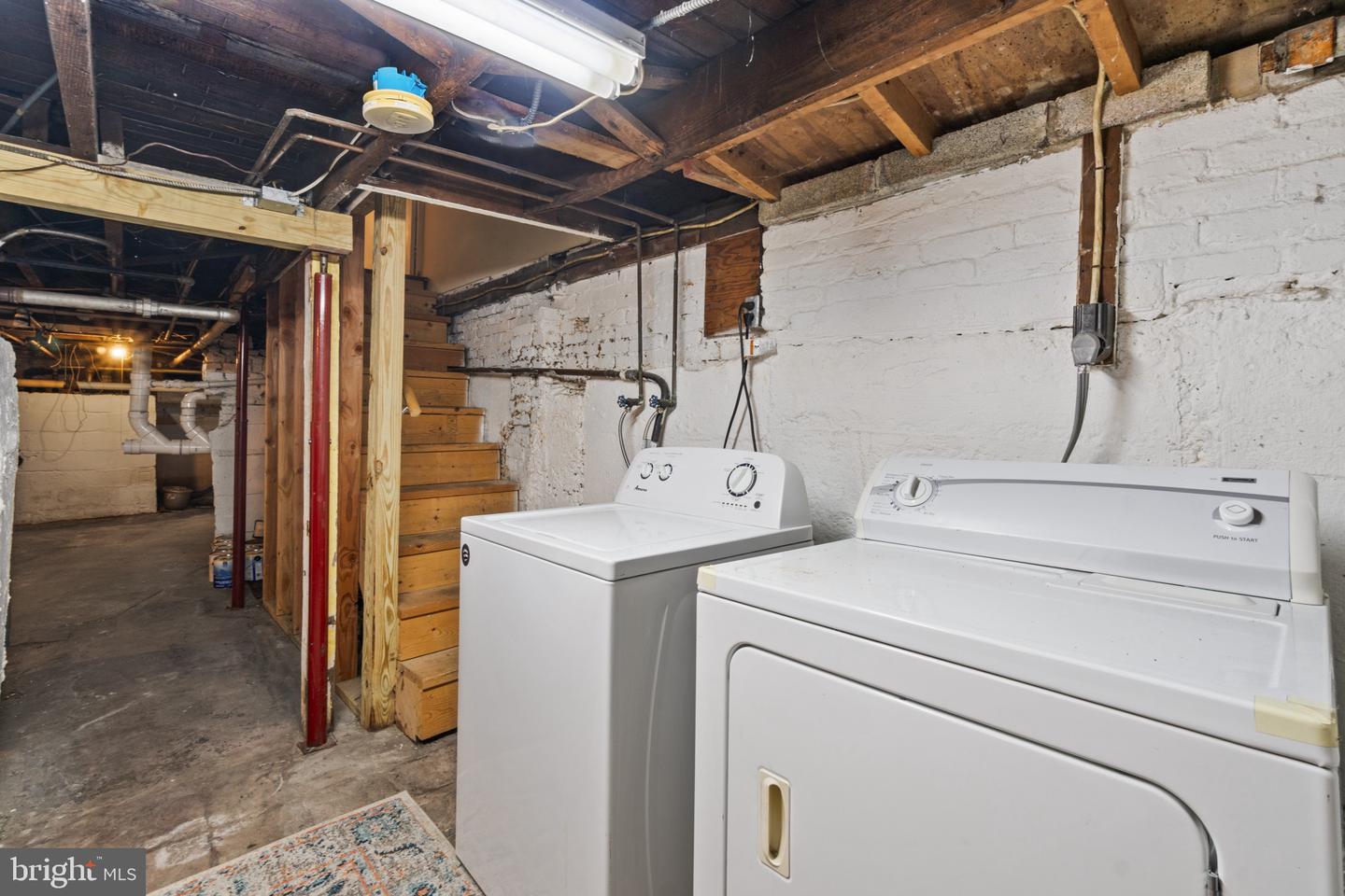 111 Conduit St Property Photo 24