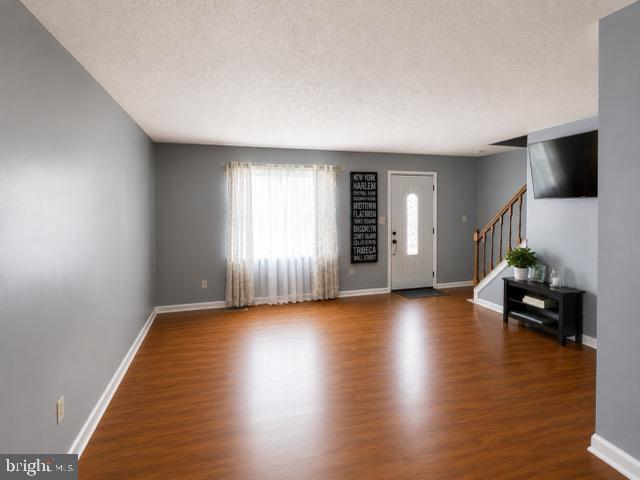 1226 Holmespun Dr Property Photo 4