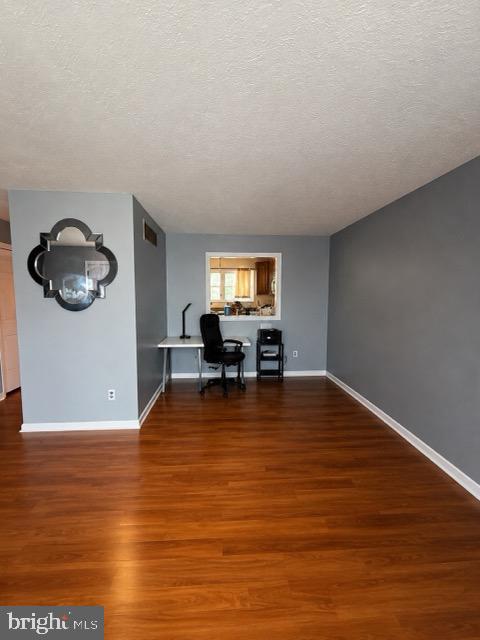 1226 Holmespun Dr Property Photo 5