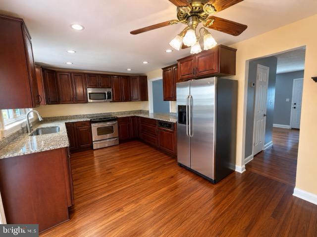 1226 Holmespun Dr Property Photo 6