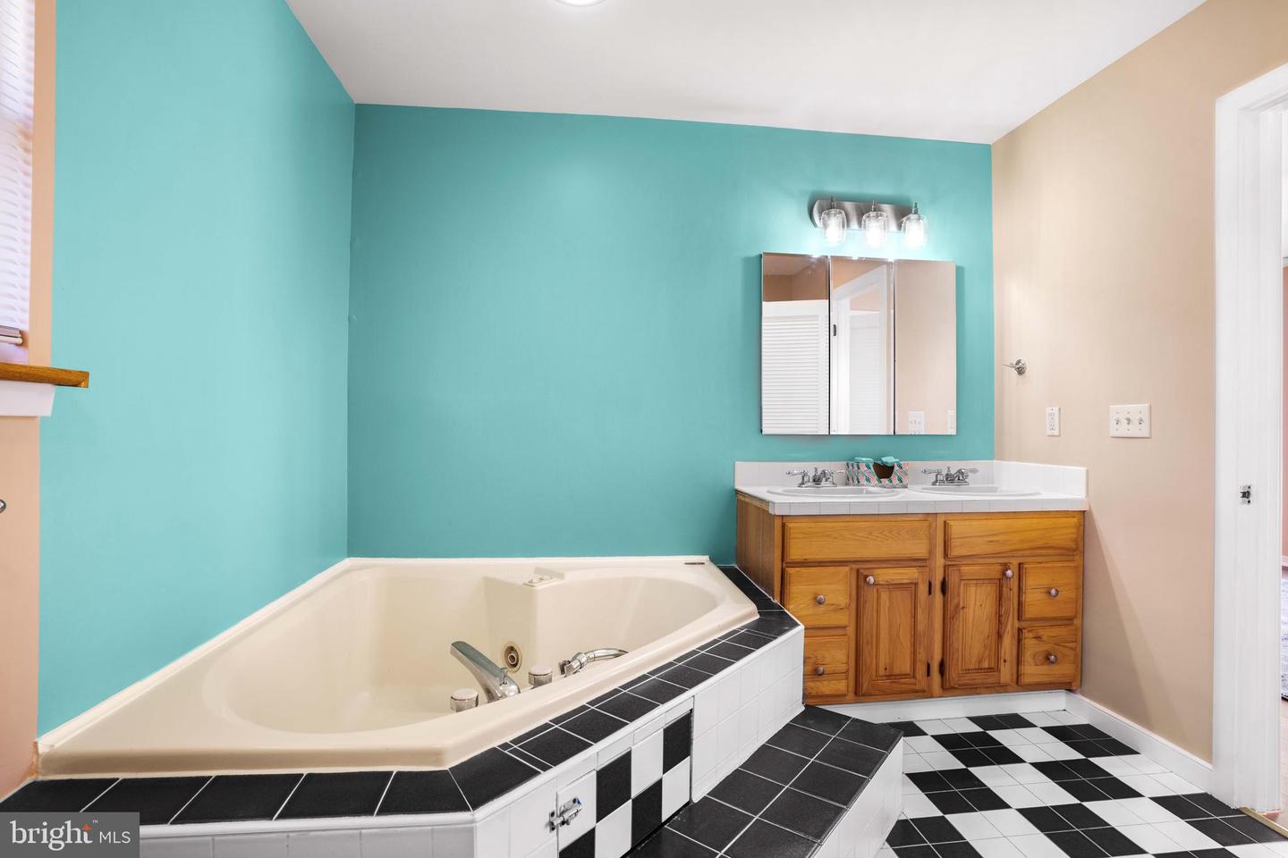 4734 Oak Rd Property Photo 25