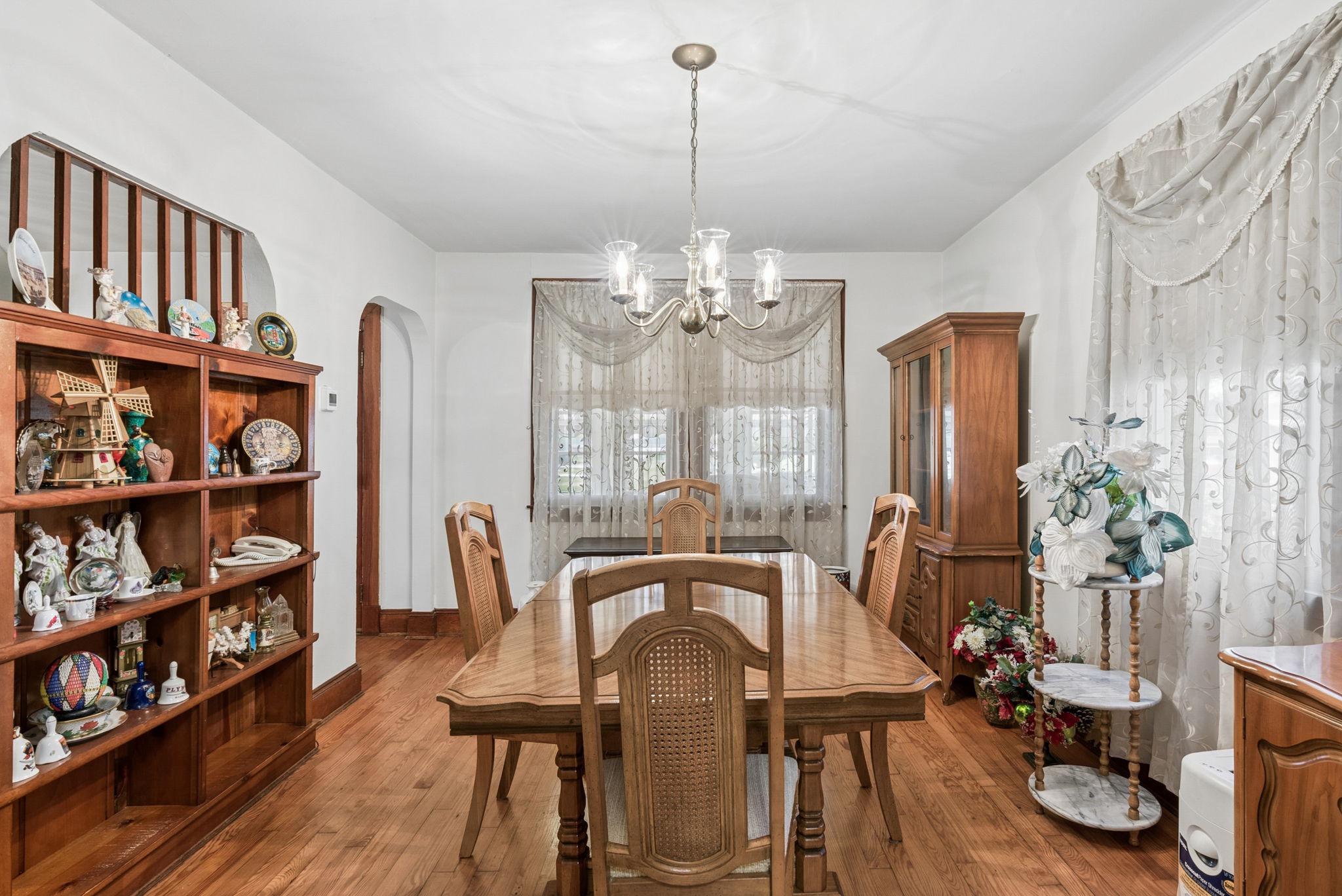 19 Old Solomons Island Rd Property Photo 3