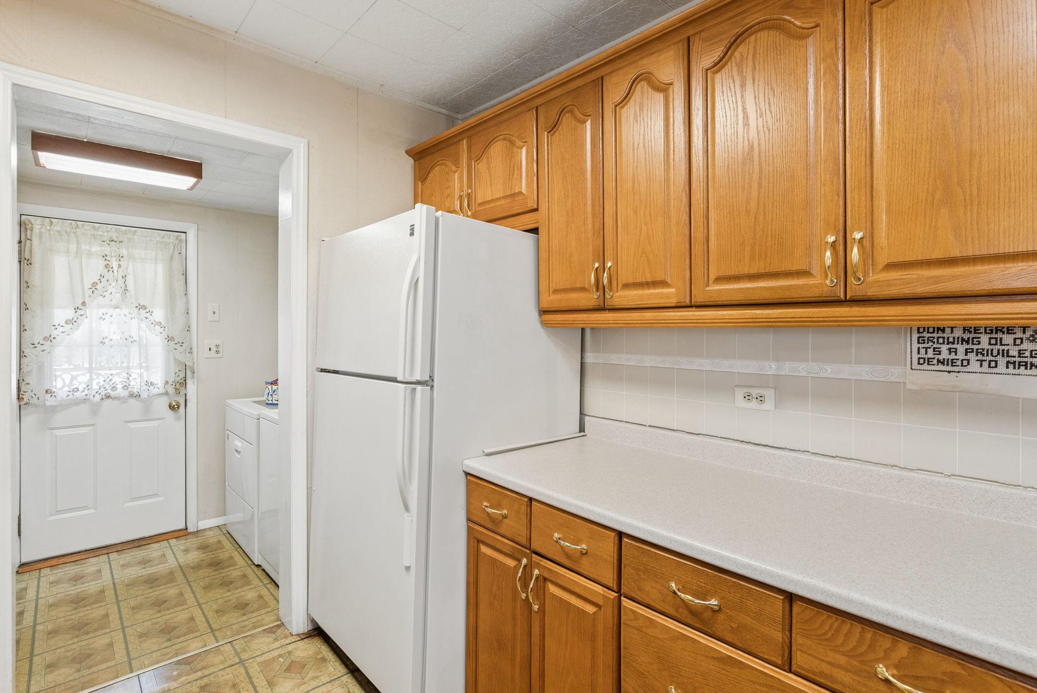 19 Old Solomons Island Rd Property Photo 10