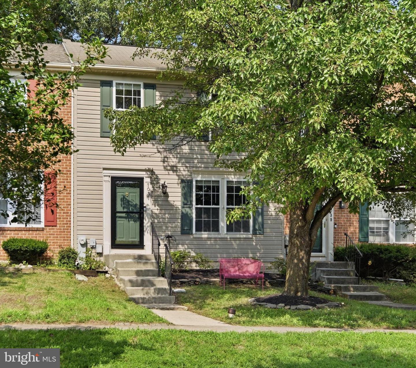 1037 Chestnut Cove Dr Property Photo 1