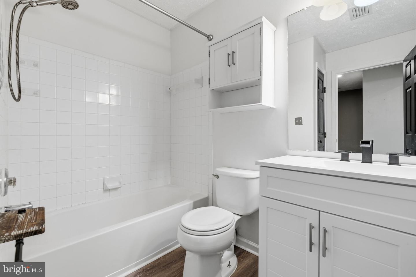 1037 Chestnut Cove Dr Property Photo 11