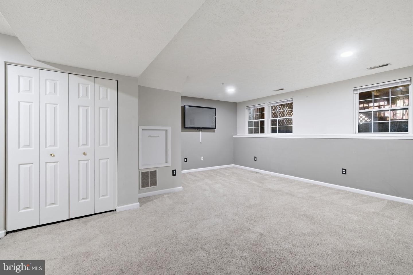 1037 Chestnut Cove Dr Property Photo 14