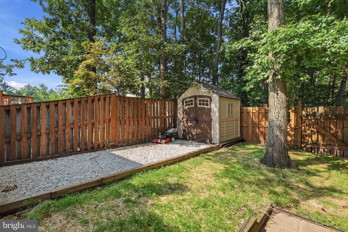 1037 Chestnut Cove Dr Property Photo 19
