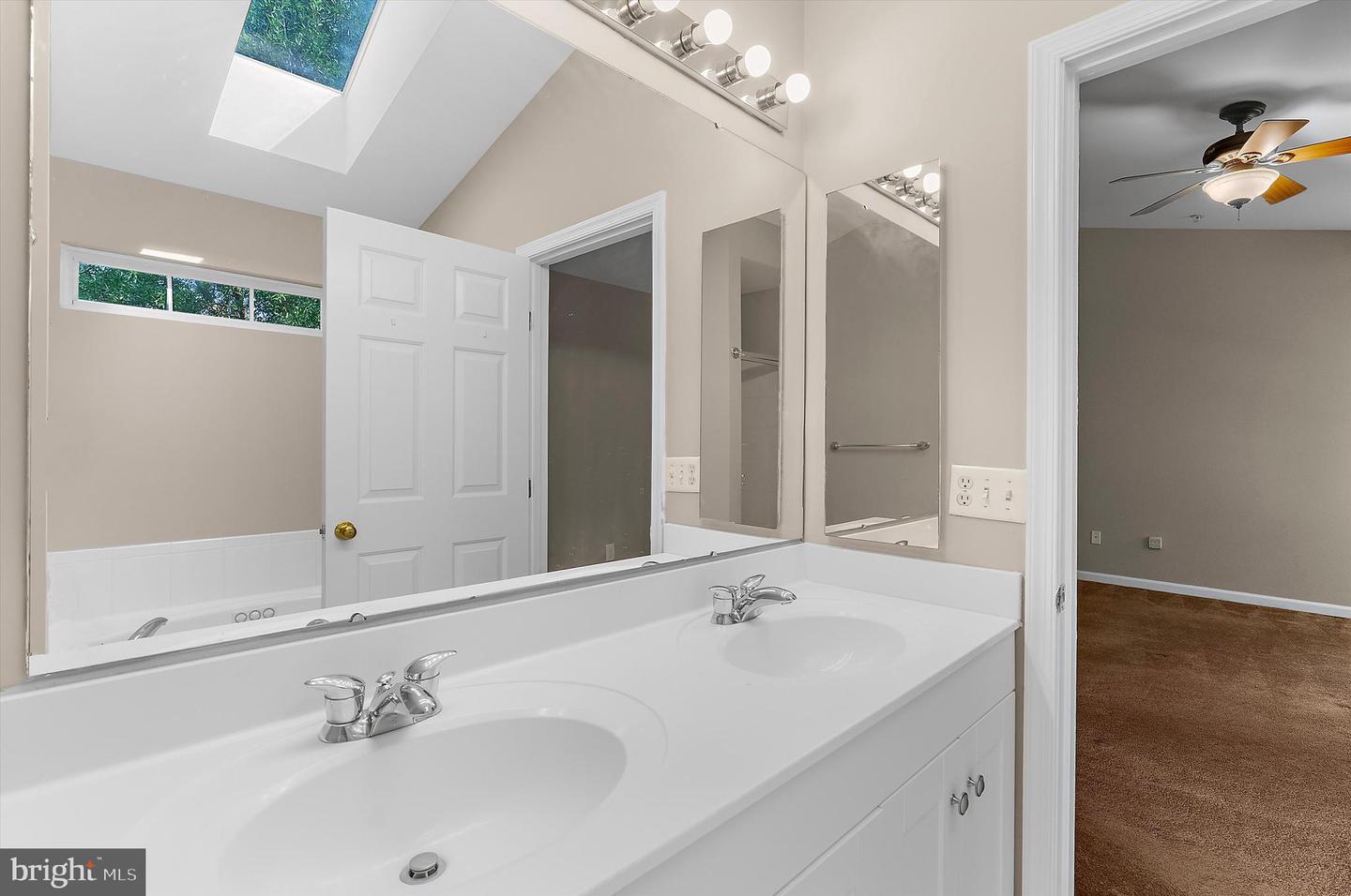 MDAA2150366 Property Photo 43