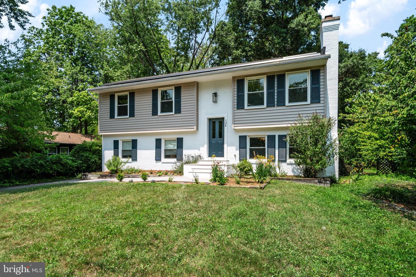 104 GROH LN Property Photo 1