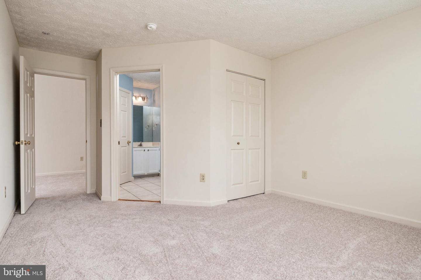 703 Orchard Olook #303 Property Photo 9