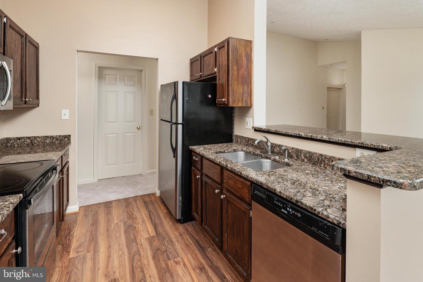 703 Orchard Olook #303 Property Photo 17