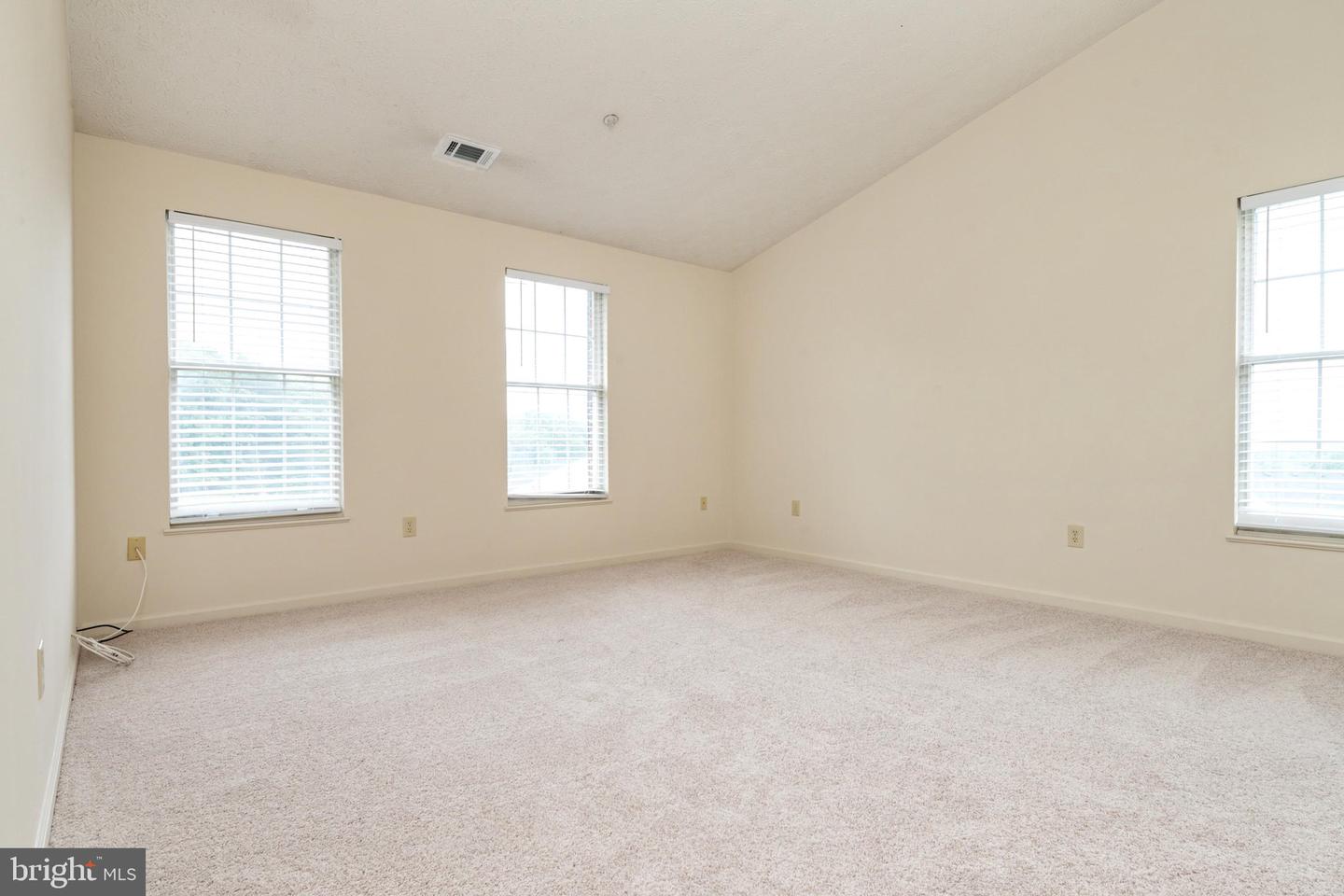 703 Orchard Olook #303 Property Photo 19