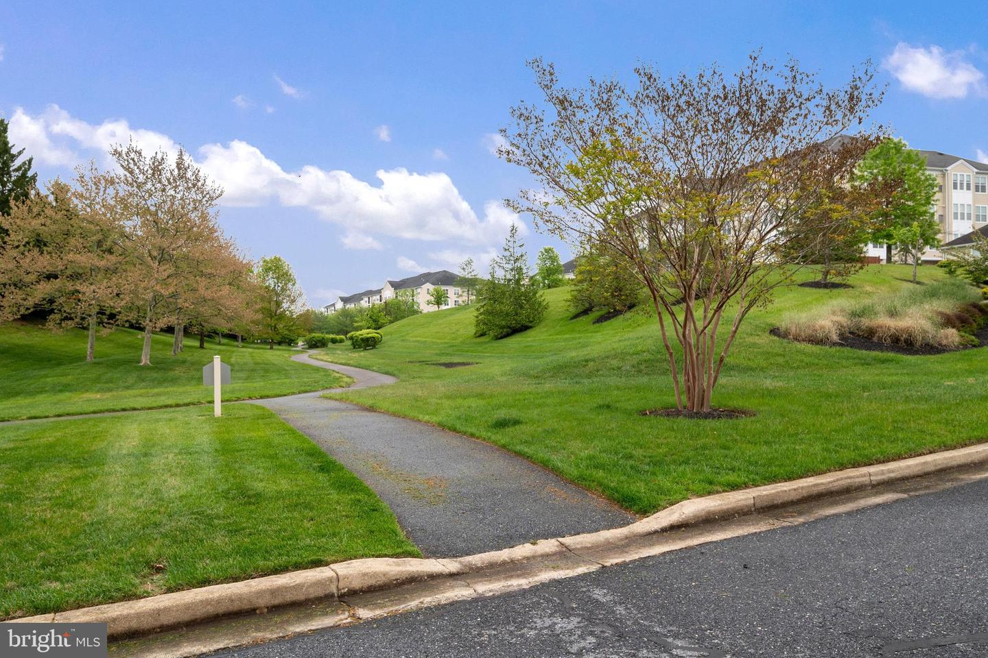 703 Orchard Olook #303 Property Photo 54