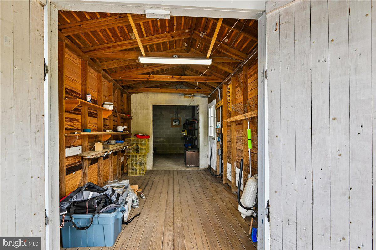 300 Magothy Bridge Rd Property Photo 13