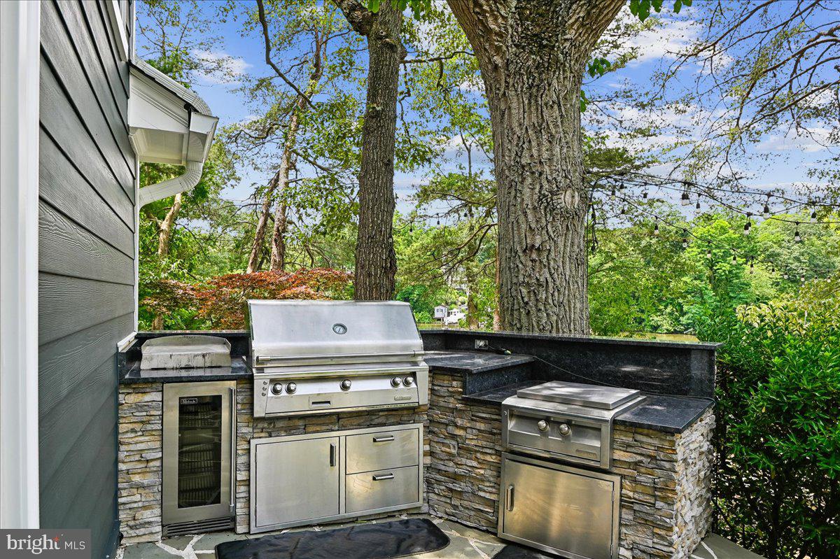300 Magothy Bridge Rd Property Photo 35