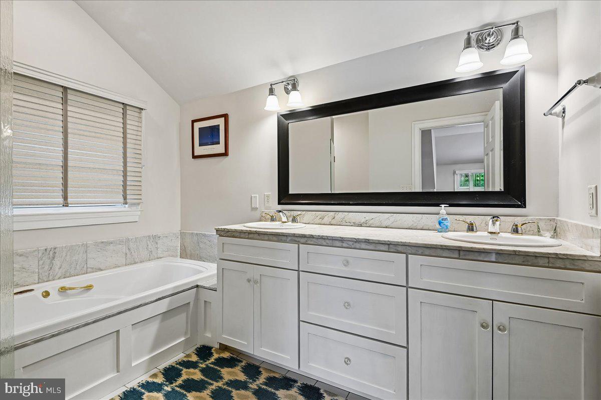 300 Magothy Bridge Rd Property Photo 50