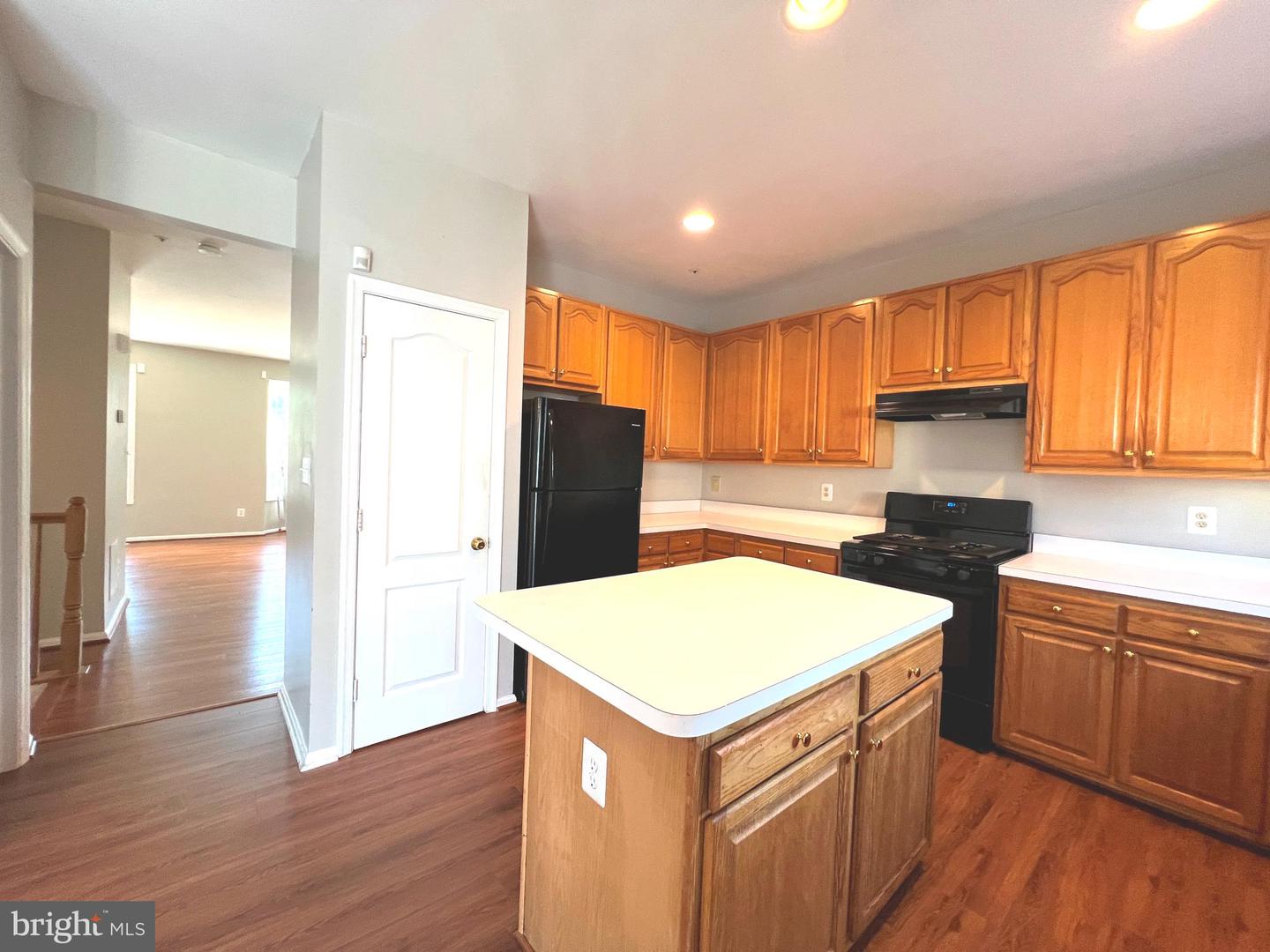 1727 Wood Carriage Way #105 Property Photo 5