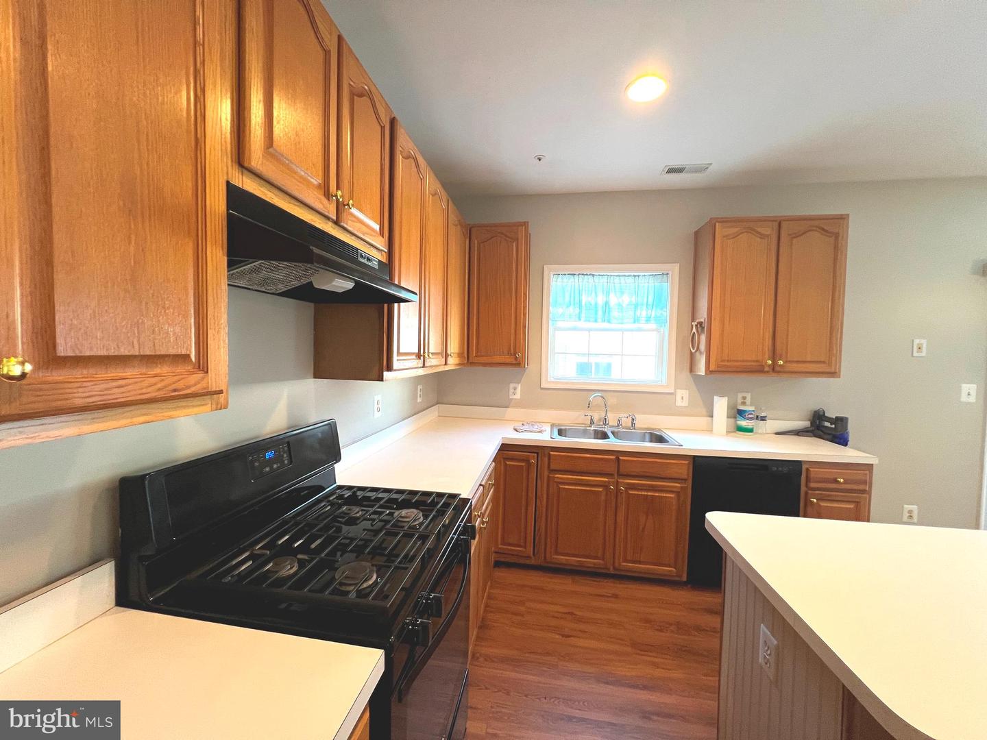 1727 Wood Carriage Way #105 Property Photo 6