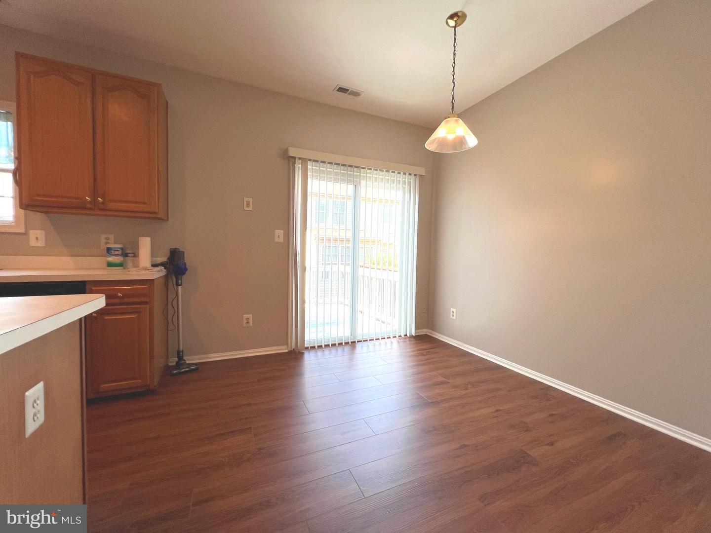 1727 Wood Carriage Way #105 Property Photo 9