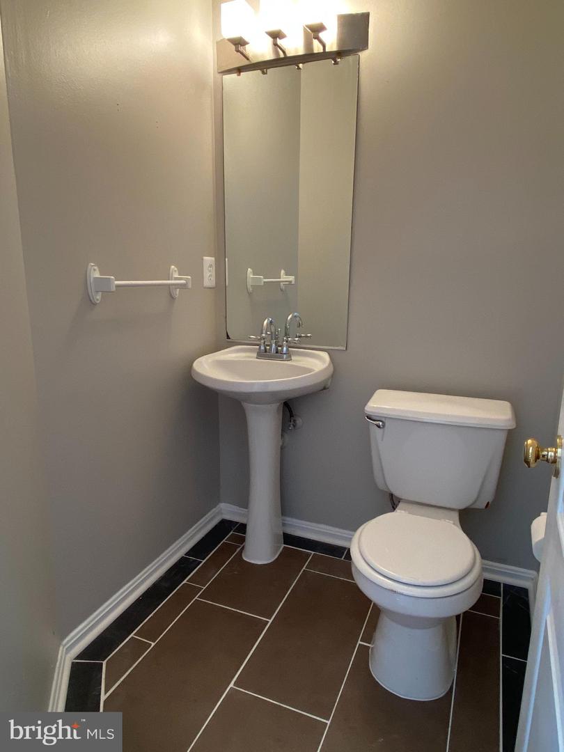 1727 Wood Carriage Way #105 Property Photo 20