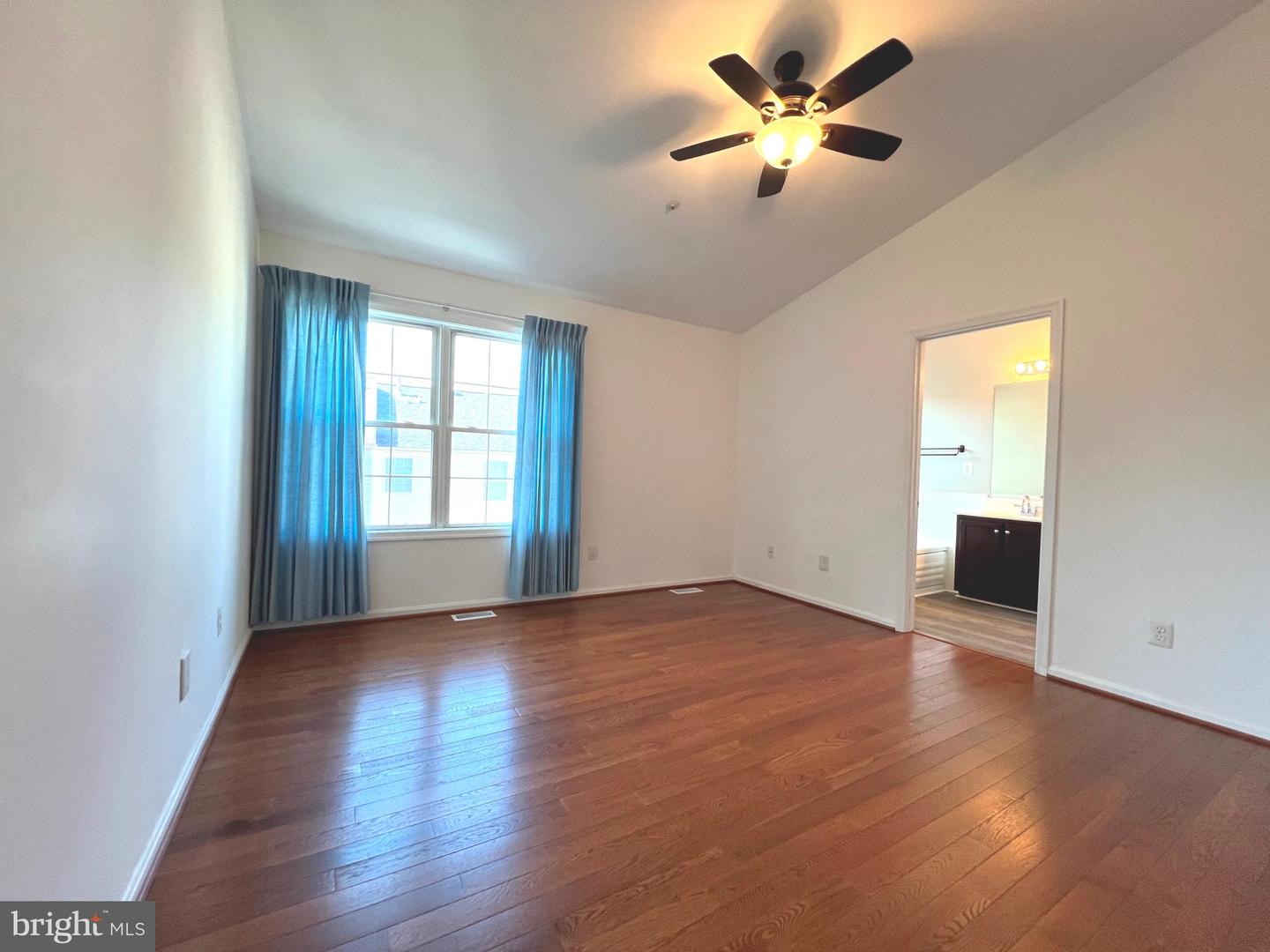 1727 Wood Carriage Way #105 Property Photo 32