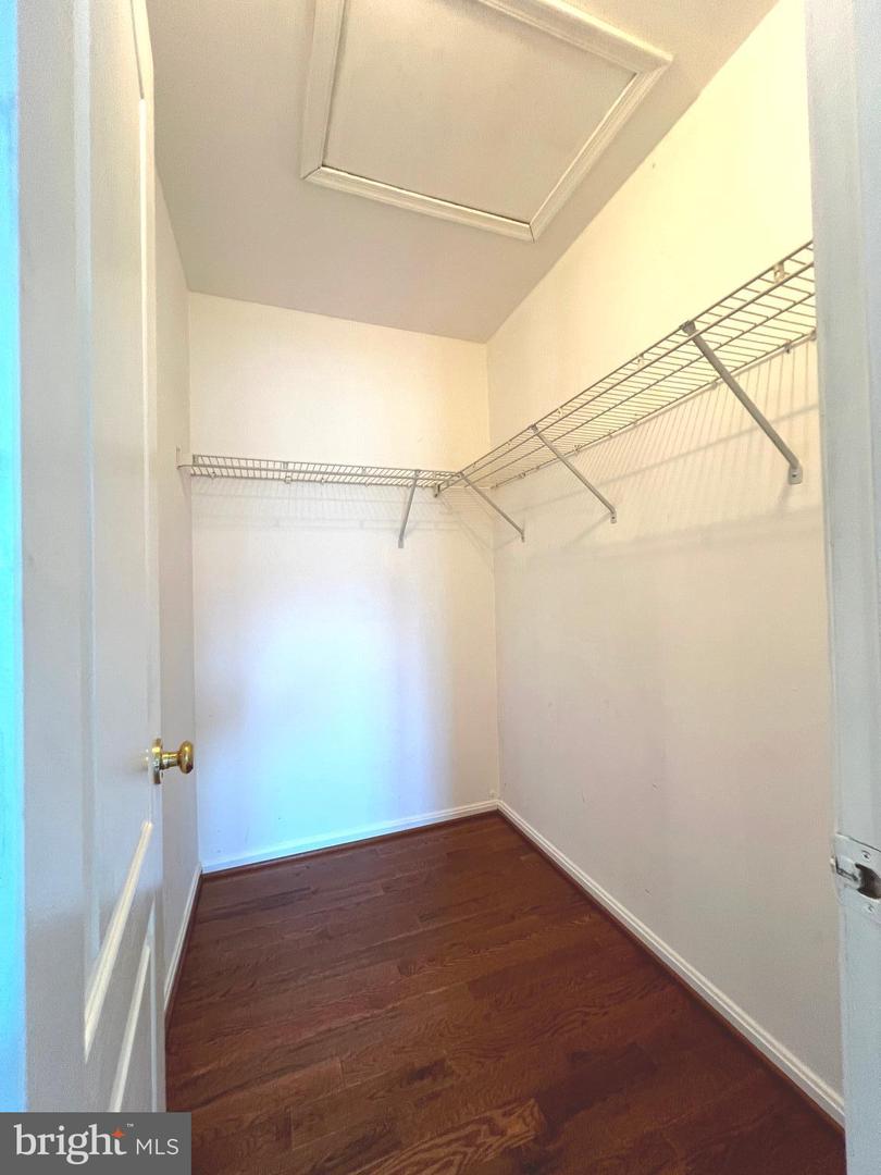 1727 Wood Carriage Way #105 Property Photo 37