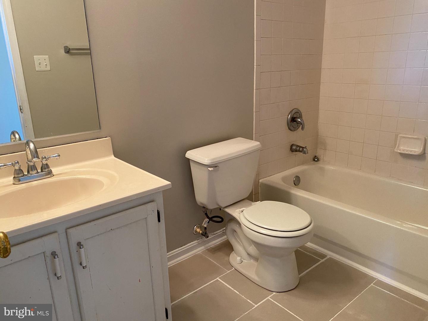 1727 Wood Carriage Way #105 Property Photo 39
