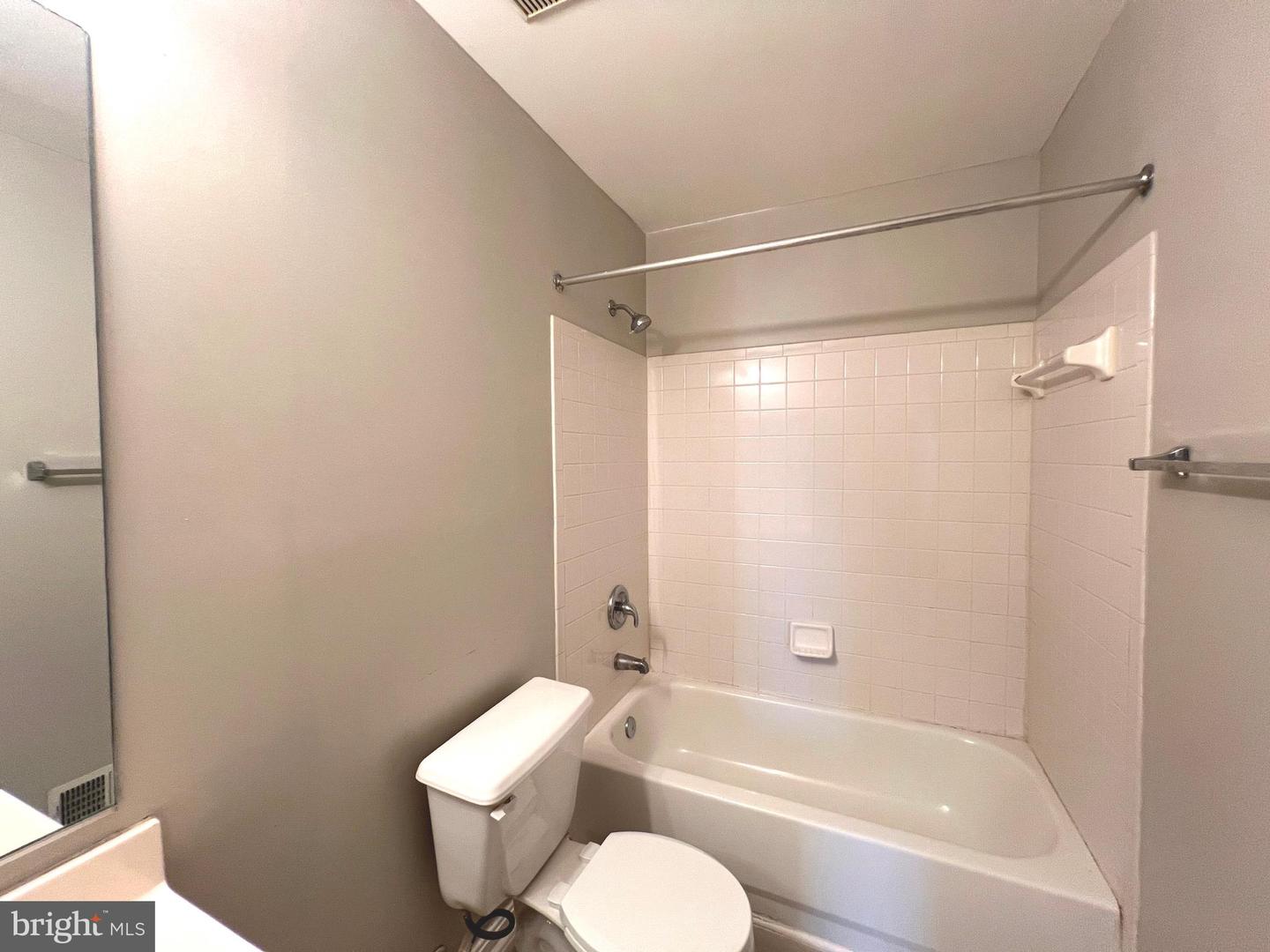 1727 Wood Carriage Way #105 Property Photo 40