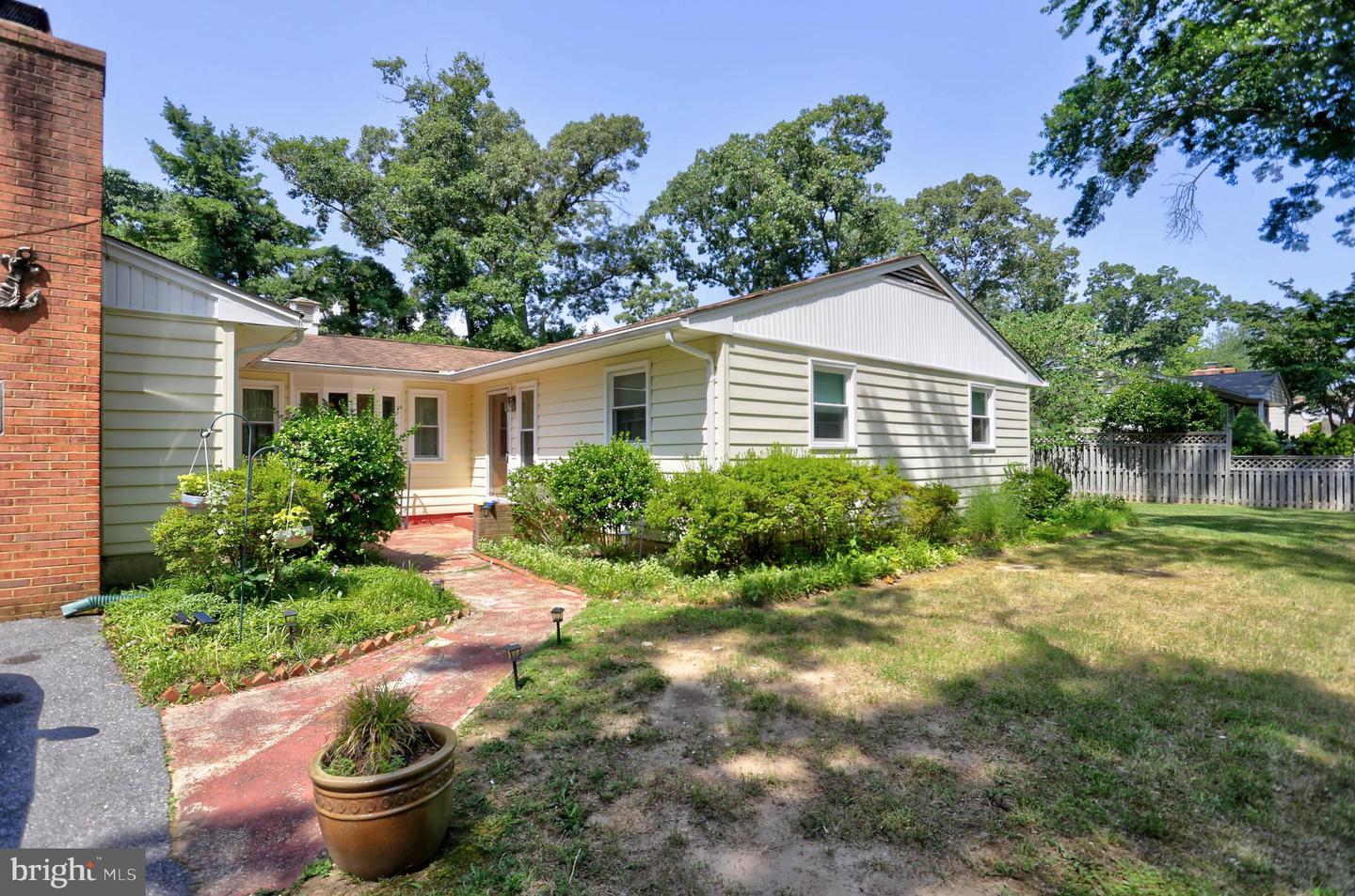 166 Sillery Bay Rd Property Photo 1