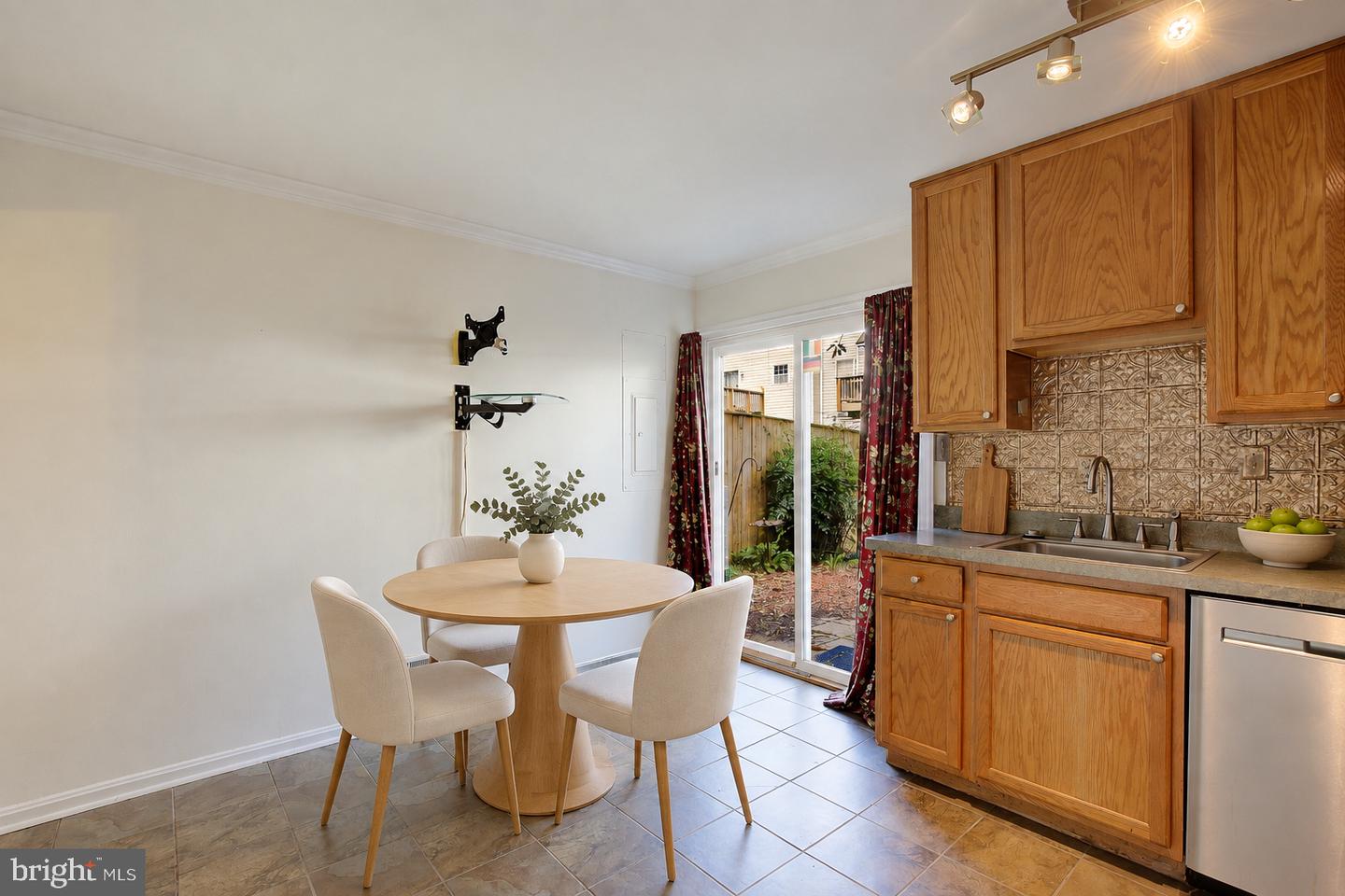 1416 Harwick Ct #80yf Property Photo 19
