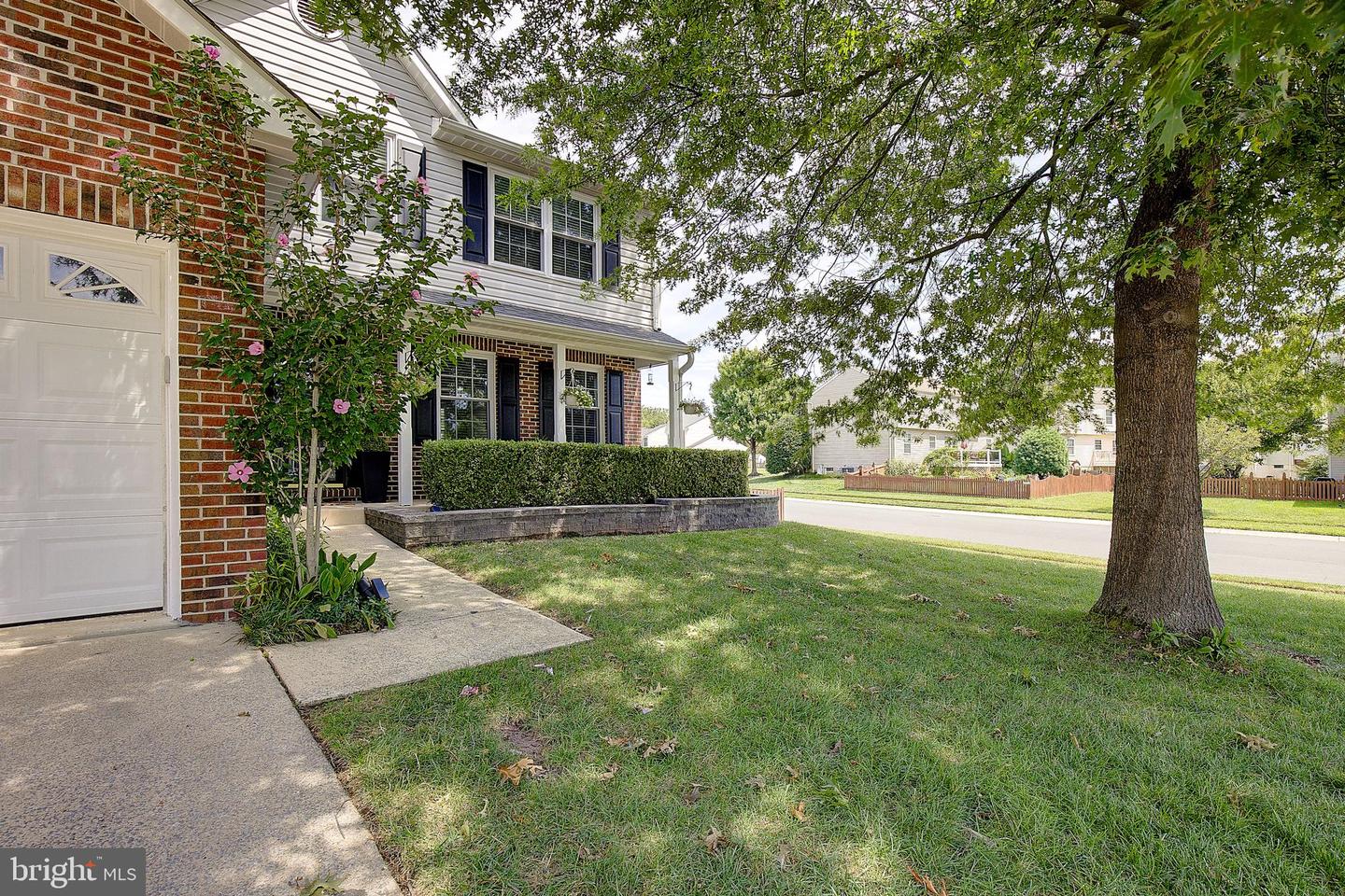 300 Bugle Ct Property Photo 5