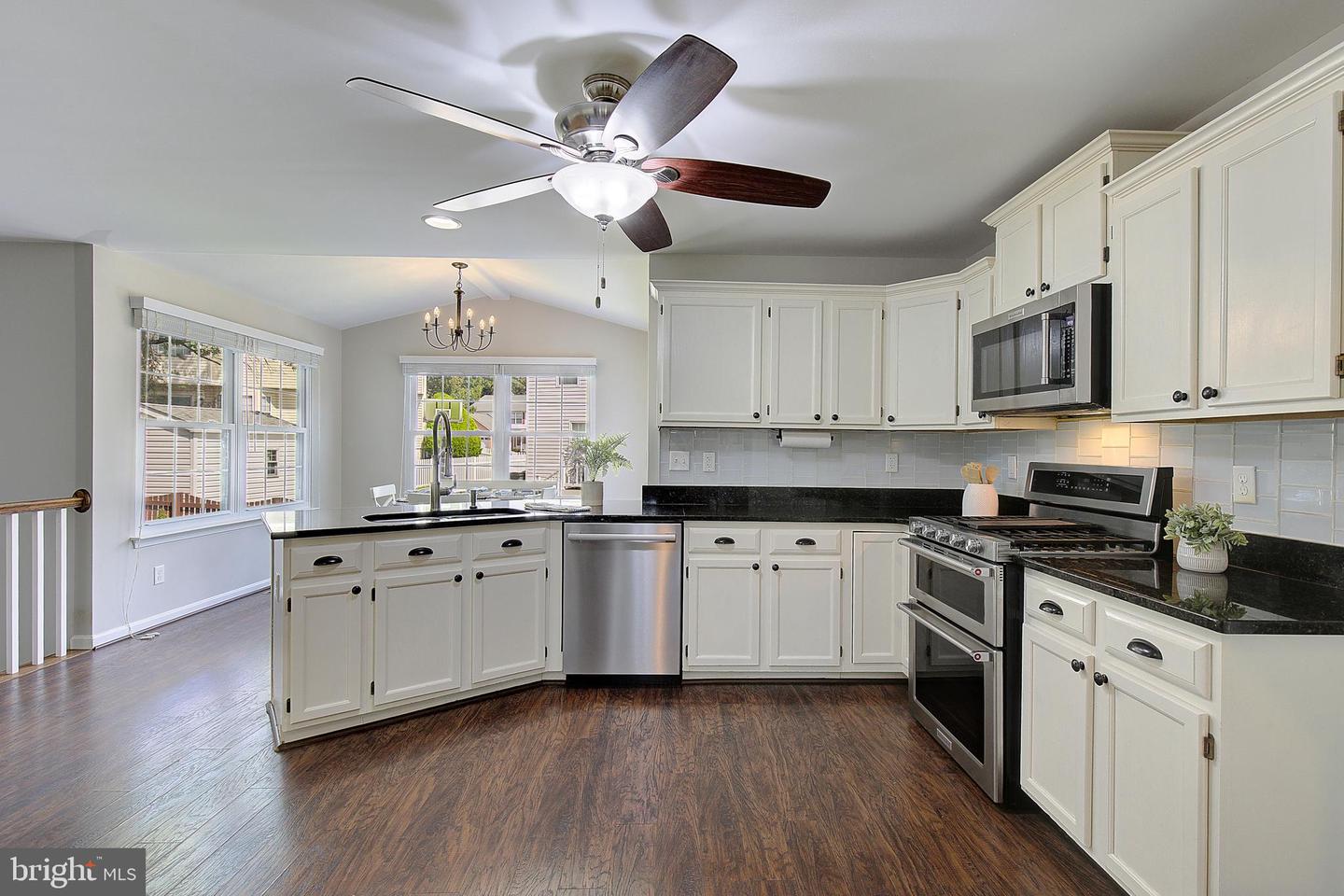 300 Bugle Ct Property Photo 8