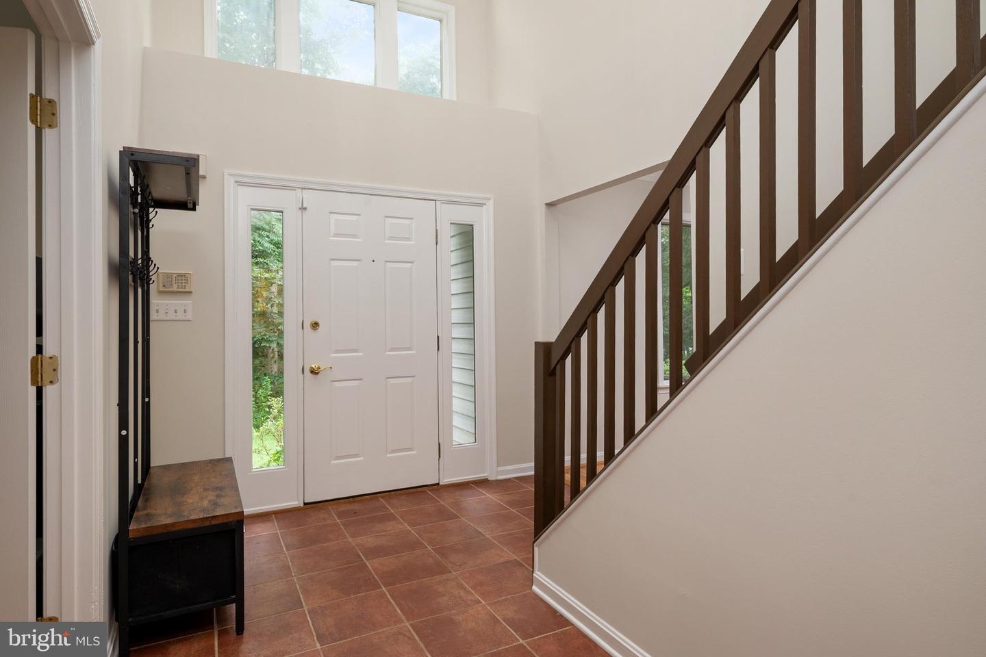 1499 Westcliff Dr Property Photo 2