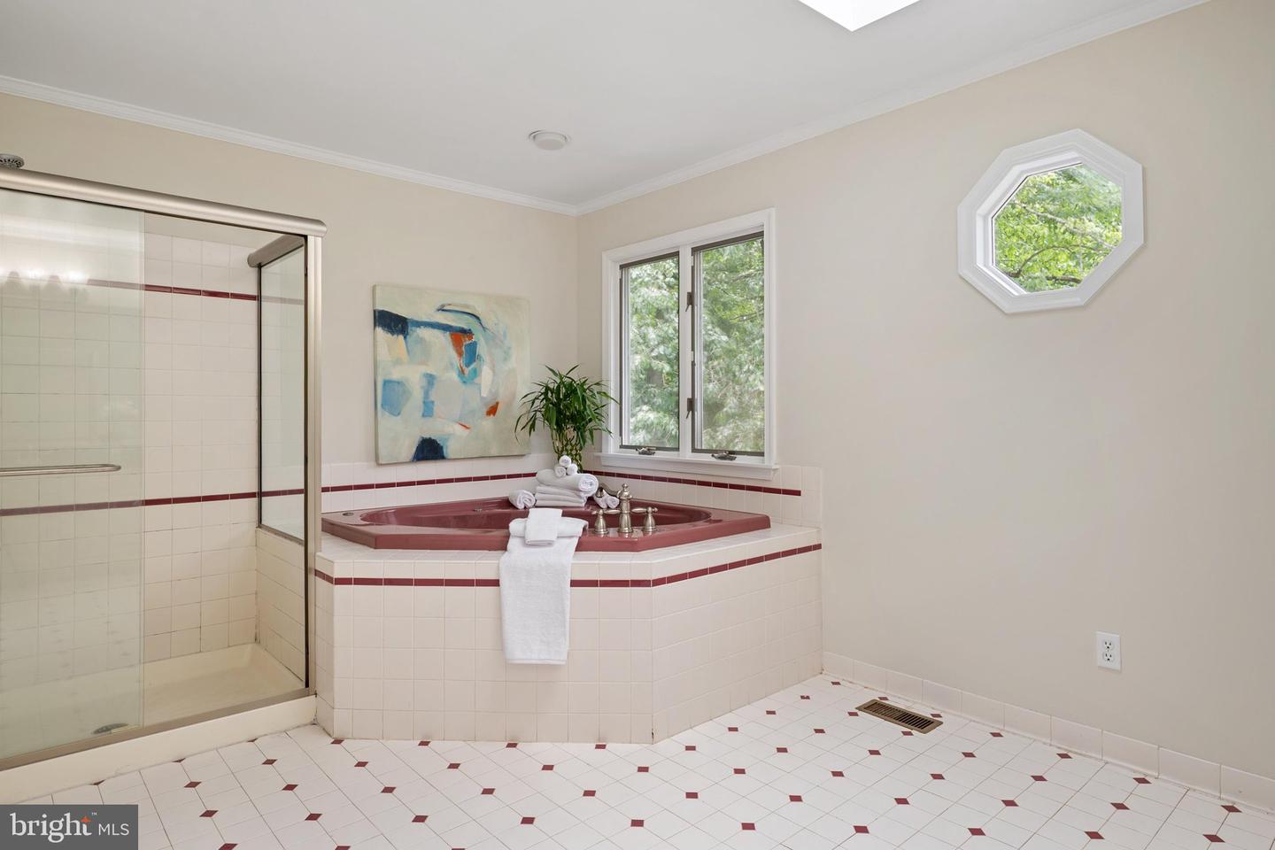1499 Westcliff Dr Property Photo 29